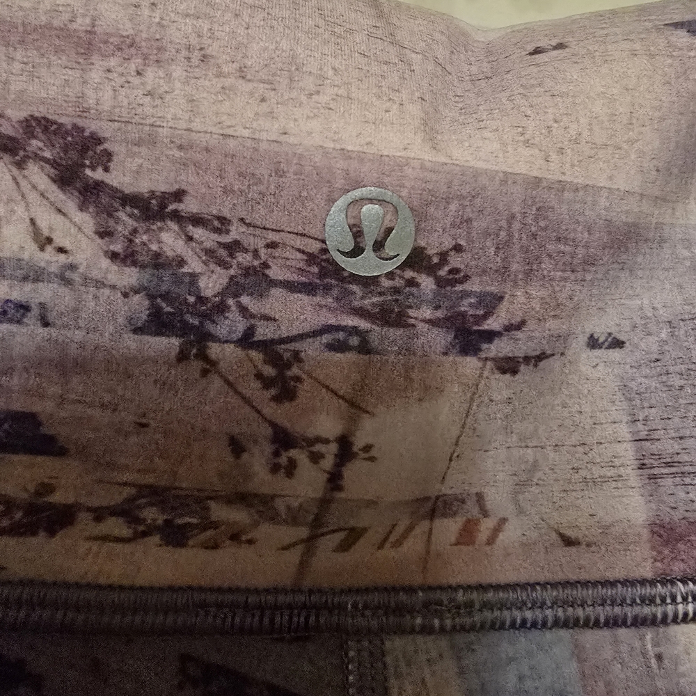 lululemon athletica Multicolor Leggings Size 6 . Great Condition - Picture 3 of 4